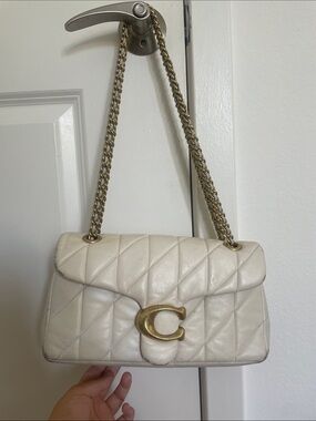 [USED] Coach Tabby Shoulder Bag 26
With Pillow Quilting